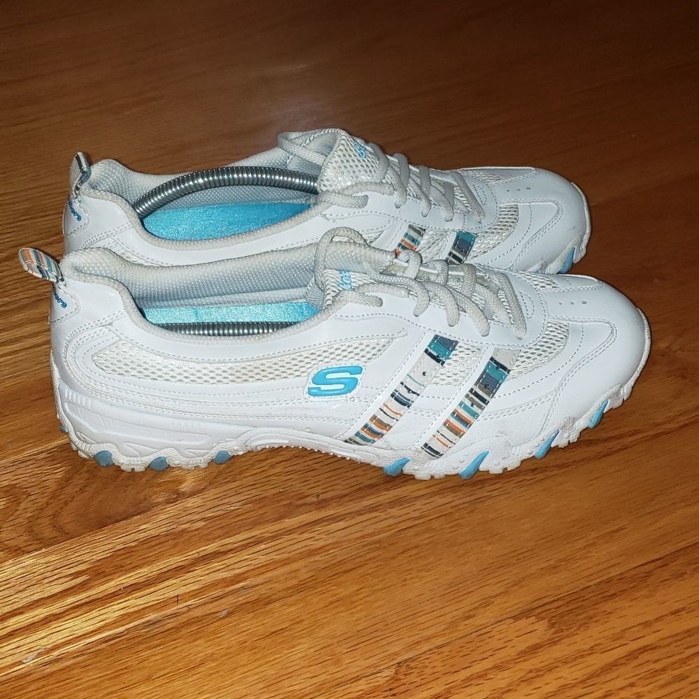 Skechers White & Light Blue Women's Sneakers